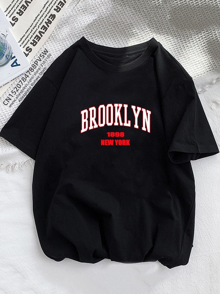تي شيرت نسائي من Brooklyn New York مطبوع عليه رسومات فتاة على الموضة Harajuku